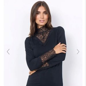 Lace long sleeve T-shirt
